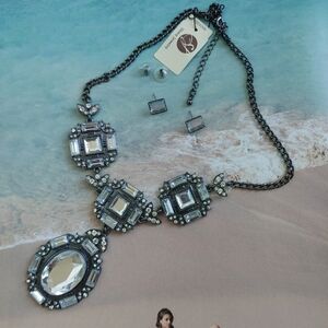 Stony Black Art Deco Antique Style Necklace Earrings Set